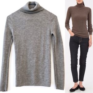 Muji Gray ‘Non-Itchy Turtleneck Sweater’